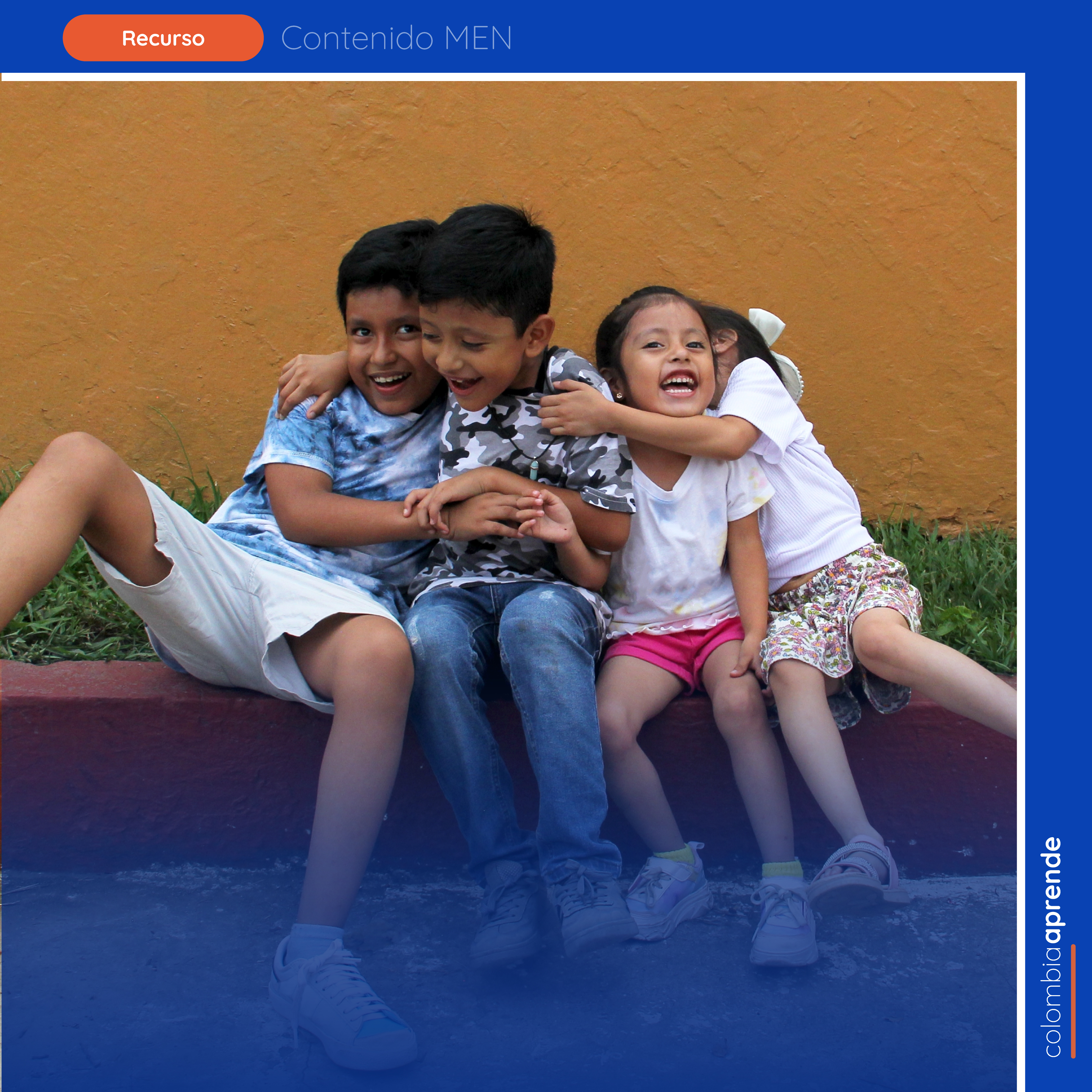 Niños abrazados y riendo