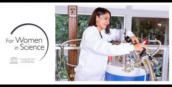 15 becas y Premio L’Oreal – UNESCO 2020 'Para las Mujeres en la Ciencia' foto de una cientifica en el laboratorio