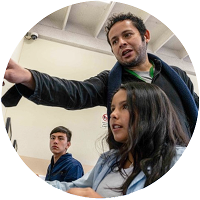 Imagen profesor dando clase