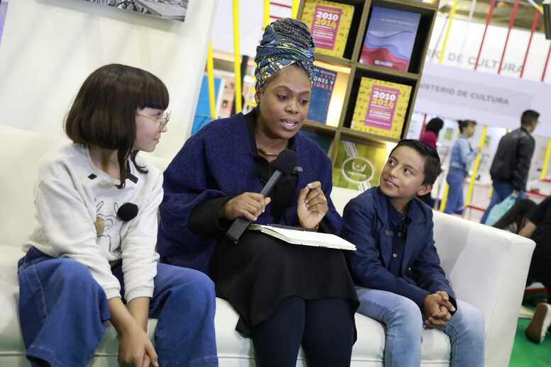 Ministra Aurora Vergara en el programa de Señal Colombia 'Profe en tu Casa', en la Filbo