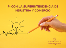 Persona escibriendo a mano alzada