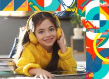 Foto de una niña recostada en el suelo con audífonos